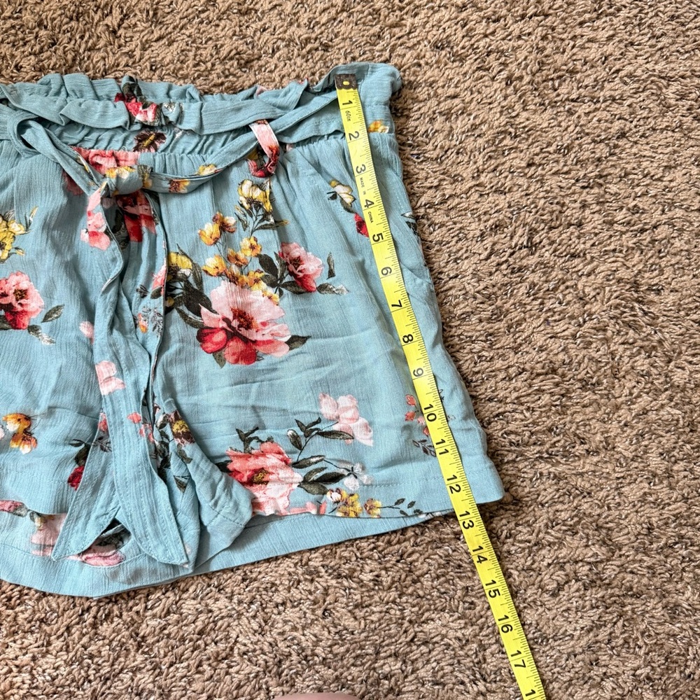 Jolt • Light Blue Floral Shorts w Belt • Women’s Size Medium - Picture 8 of 9